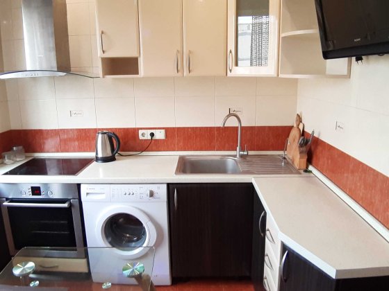 Сдается Метро Г.Днепра 10 мин.ходу.Героев Днепра 27.3-х комн. квартира Київ