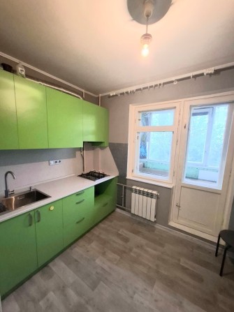 Оренда на Радужній  39. Авторинок, ТЦ Квадрат - фото 1