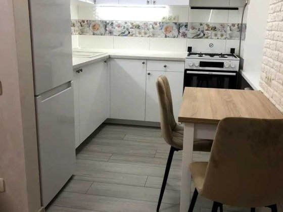 Здається в оренду 1 кімнатна квартира за адресою проспек Соборності 24 Киев