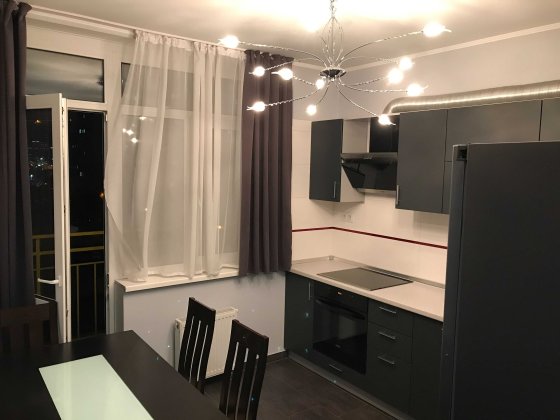 1-к тепла квартира  в центрі в ЖК"Бруклін"  на  м.Палац «Україна» Киев