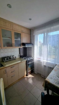 здам 3х кімнатну м. Оболонь  є  ГАЗ, опалення, вода - фото 1