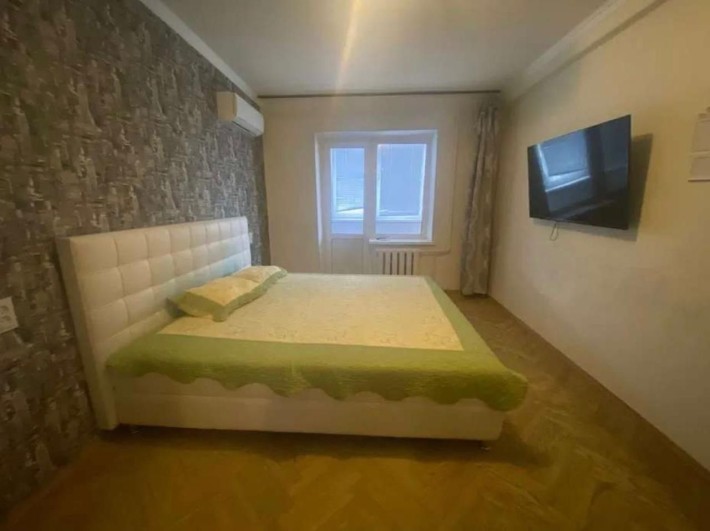 Газ ! 3  кімнатна квартира по вулиці Братиславська - фото 1