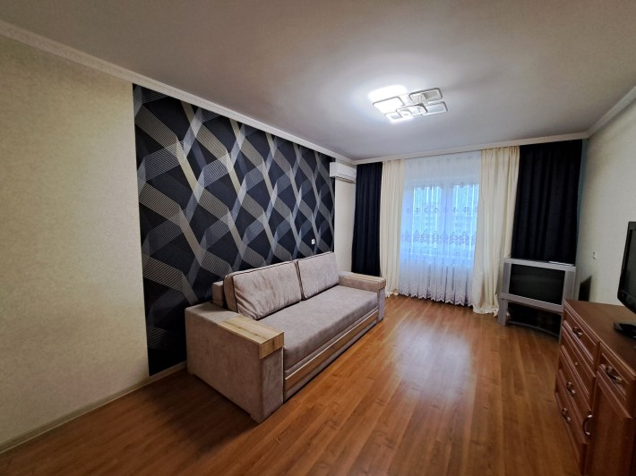 Здам довгостроково 1к.кв. Милославська 32/51А - фото 1