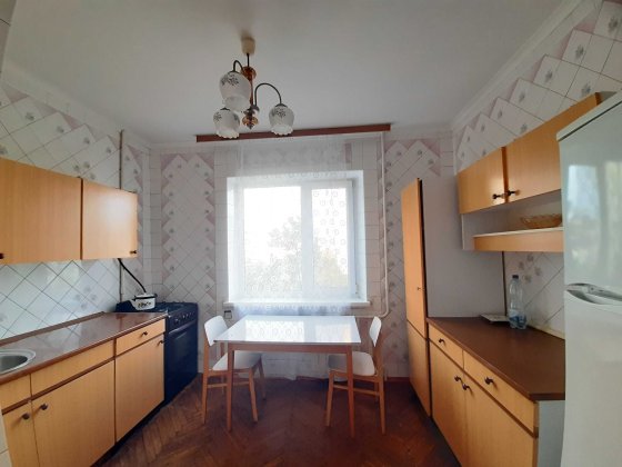 3 кім. кв. з газом вул. Героїв Дніпра,42а. метро 10 хв. пішки.Торг Киев
