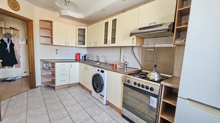 ЗАТИШНА 3 кім кв в ЦЕНТРІ міста з власною КОТЕЛЬНЕЮ - фото 1