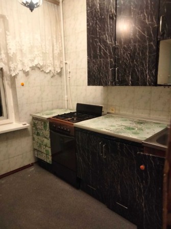 Здам теплу з газом 1к.кв.4 поверх на Троєщині - фото 1