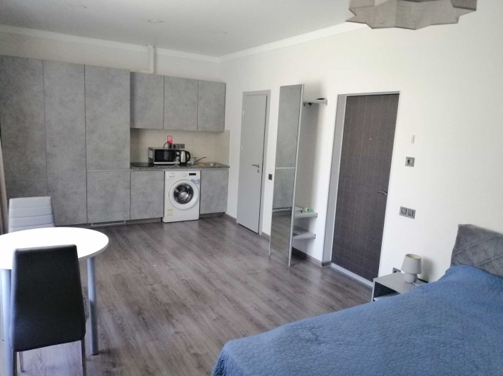 Можливо ПОМІСЯЧНО! Гарна 1к СТУДІЯ метро Васильківська 15хв! ЗАЛОГ 1/2 - фото 1