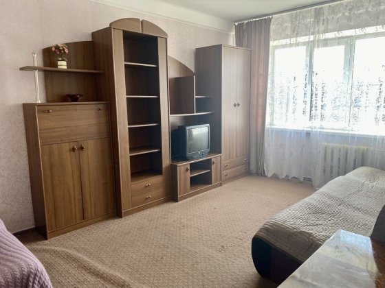 Здам чудову однокімнатну біля метро Київ