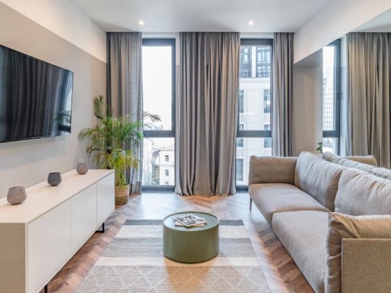 Антоновича 44 функціональна квартира (3 спальні) 6-й поверх Киев