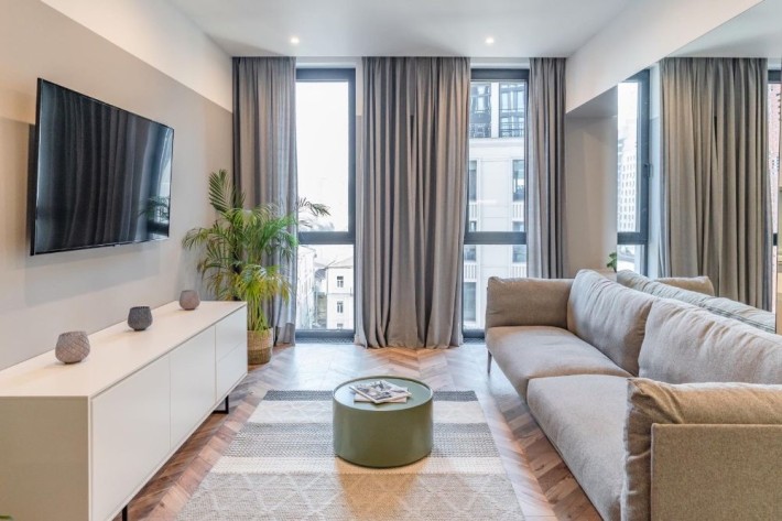 Антоновича 44 функціональна квартира (3 спальні) 6-й поверх - фото 1