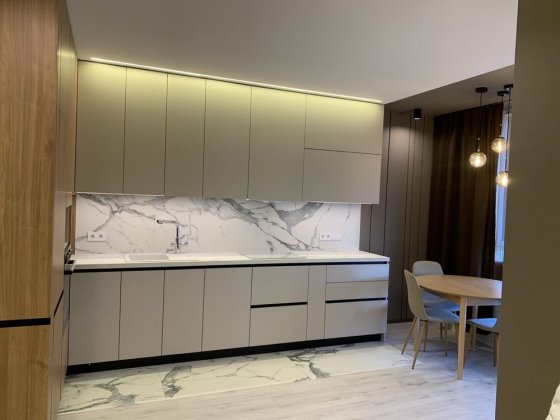 ЖК Варшавський Оренда евродвушки Є тепло, вода, працює ліфт!!! Киев