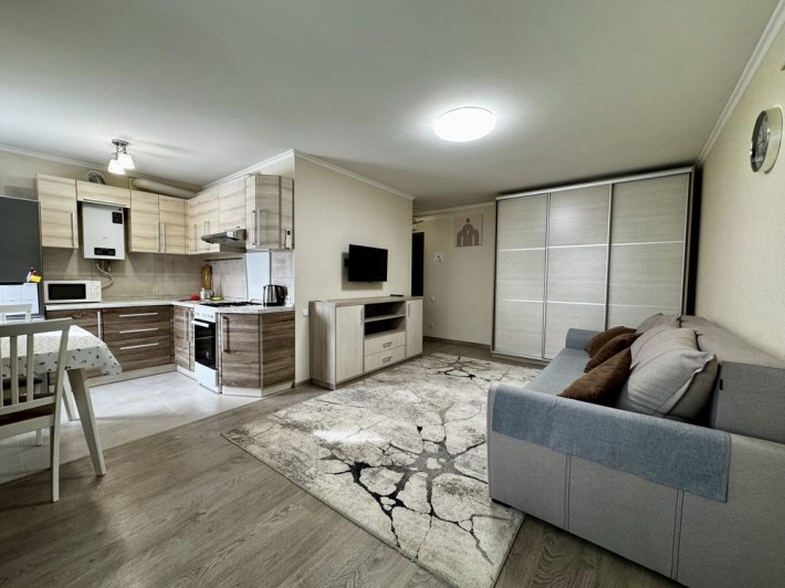 Здаю 1-кімнатну студію, вул. Космонавтів, р-н «Світанку». Ц5 - фото 1