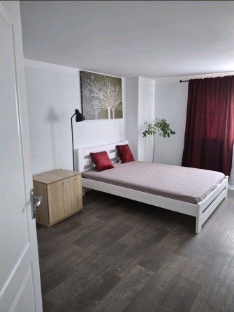 Я хозяйка сдам 2х комн большую квартиру - фото 1