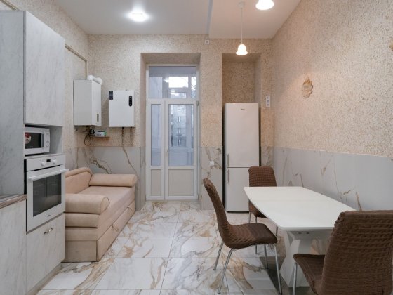 Власник, здам велику 2 х кімнатну квартиру  по вул Котляревського 9 Львів