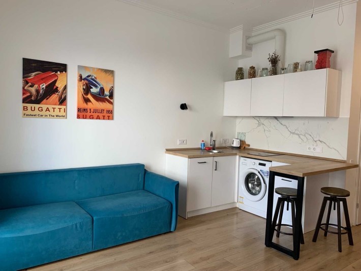 Сдам 1 ком квартиру на 1 этаже с паркоместом. - фото 1