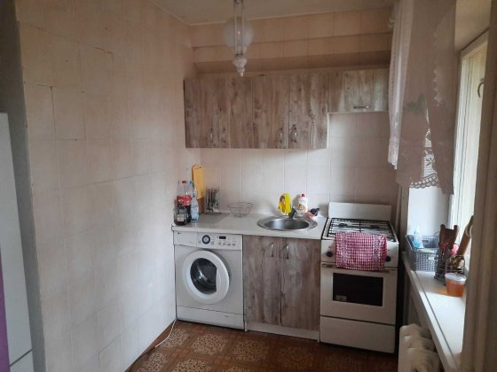 Однокімнатна квартира біля парку , недалеко до метро Київ