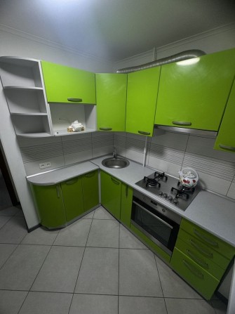 Сдам 2к квартиру. Не высокий 4 этаж Титова - фото 1