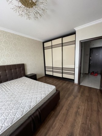 Сдам евродвушку Небестная сотня /левитана 8000 - фото 1