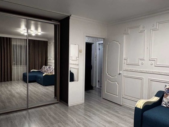 Сдам однокомнатную новую квартиру.т1