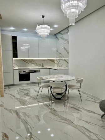 Сдам 2-х комнатную квартиру на французском бульваре - фото 1