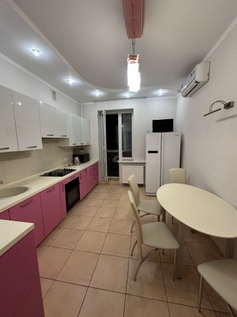 Здаю 2 кімн.квартиру на Олексіївці, новобудова! - фото 1