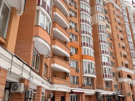 Здається 3 кімнатна квартира  26000грн м .Мінська Тимошенко 21 Киев