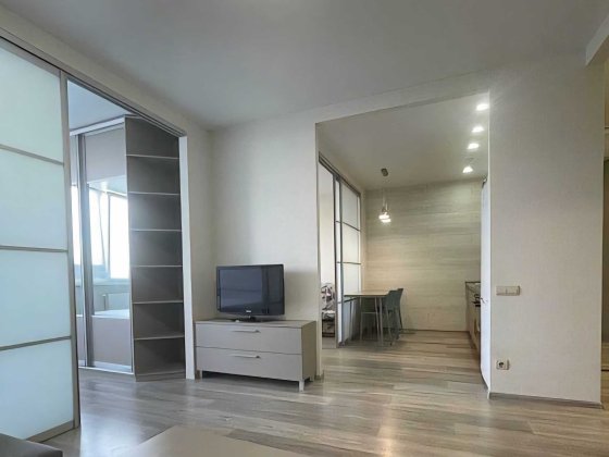 Теремківська 3а. Метро Теремки пішки 5 хв. 52м2. Від власника Киев