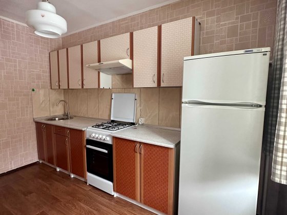 Тростянецька 7а, оренда 1-к квартири, метро Харківська, газ, 2 поверх! Киев