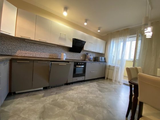 Власник! Оренда 3-кімнатна квартира вул. Максимовича, 9в Київ