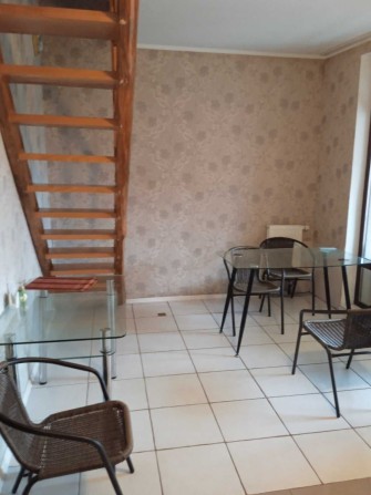 аренда великої Теплої двоповерхової двокімнатної квартири - фото 1