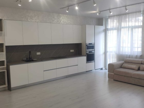 3-к, вул. Рудницького Степана (Вільямса), 4Г , СВІТЛО НЕ ВИМИКАЮТЬ! Киев