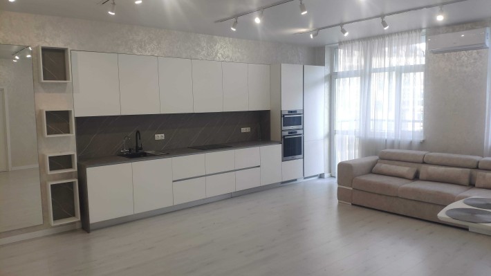 3-к, вул. Рудницького Степана (Вільямса), 4Г , СВІТЛО НЕ ВИМИКАЮТЬ! - фото 1