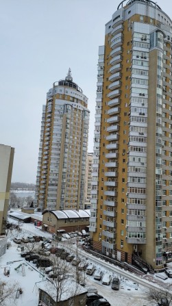 М Мінська, Оболонська наб., В. Івасюка (Гер. Сталінграда), 14. Вільна! - фото 1