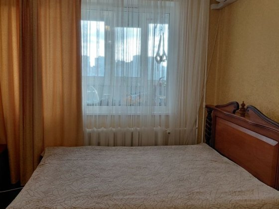 Здам велику кімнату з балконом Киев