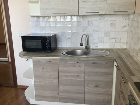 Здається однокімнатна квартирав будинку з генератором. Киев