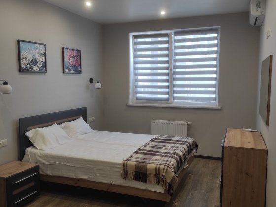 1к.м. Харківська ЖК Лебединий вул. Ревуцького 40в Київ