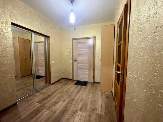 Пропонується в довгострокову оренду 1-кімнатна квартира.Дарницкий р-н Киев