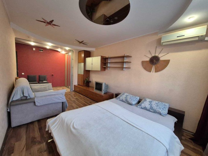 Івасюка 35, оренда 1-к квартири, тепла квартира, метро Мінська 5 хв! - фото 1