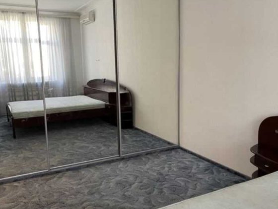 Здається 2-к квартира на вул.Шовковичній Киев