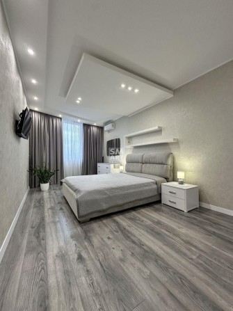 Видова 2-кім. кв-ра з євроремонтом 83м2 , генератор. м. Лівобережна - фото 1