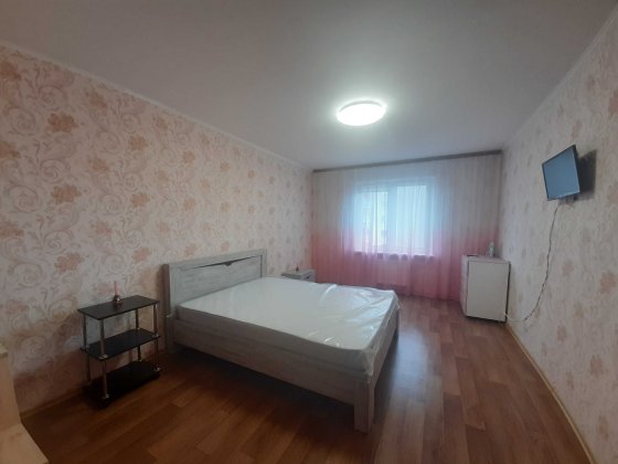 Велика 1 кім.кв. вул.Милославська,16, новий будинок.  Опалення є. Київ