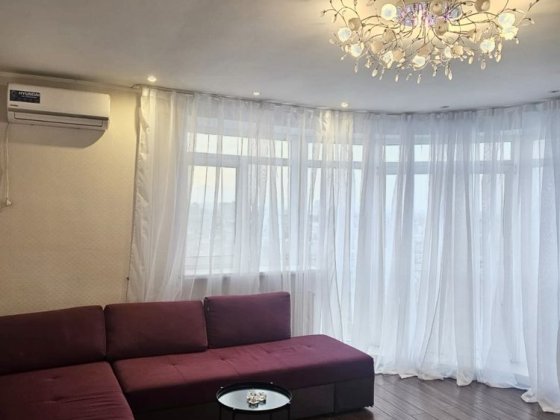 Оренда 2- х квартира м.Лісова , Кубанськоі Украіни  33А. Киев