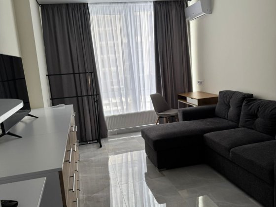 ЖК " Автограф".  Мстиславича (Жмаченка ). Поруч метро Дарниця. Киев