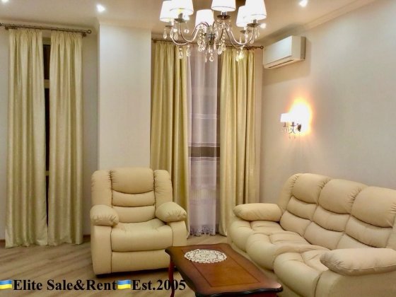 Л.Українки бул. 7-А. 2-кім. 100 м2. Всі вікна виходять у двір на парк! Київ