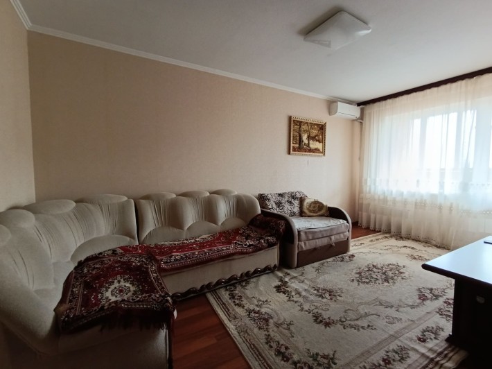 Оренда двокімнатної біля ТРЦ "РАЙОН" - фото 1