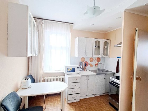 Лісківська 14, оренда 2-к квартири, 1 поверх, Троєщина Киев