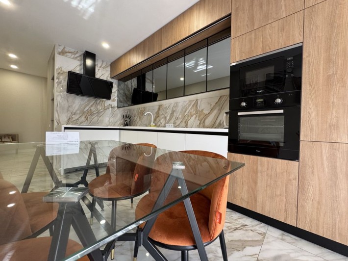 Авалон, Чорновола  ( дизайнерська 1-кім), ближній центр - фото 1