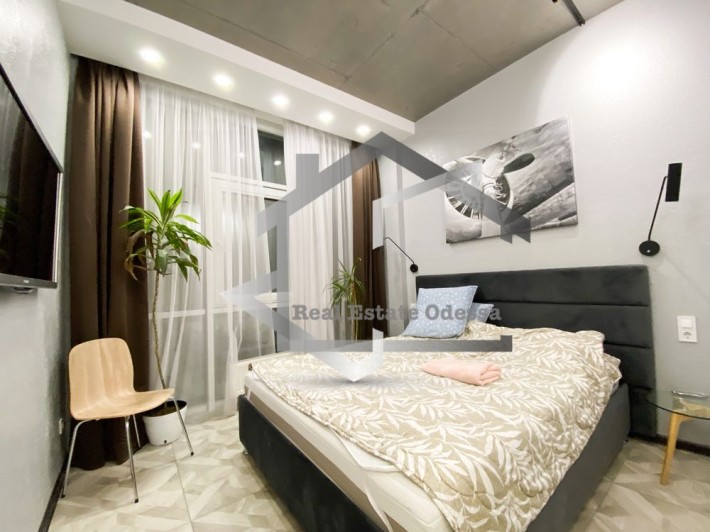 18 жемчужина СВЕТ ВСЕГДА! Центр города аренда 2 спальни + студия - фото 1