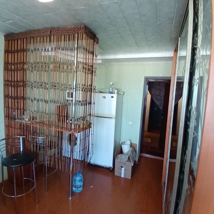 Сдам малосимейку возле метро - фото 1