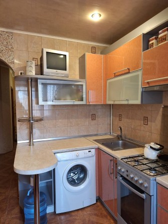 СТРОГО СЕМЬЮ! Сдам 3-ком.кв., центр, метро Архитектора Бекетова, Искус - фото 1